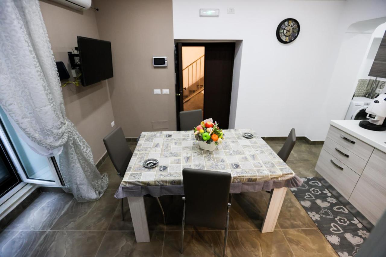 Casa Jonny Apartment เนเปิลส์ ภายนอก รูปภาพ